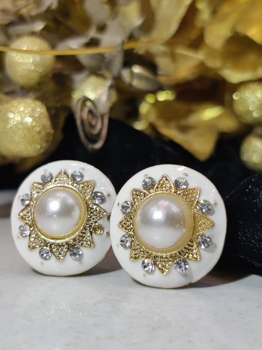 Pearl Stud Earring| White